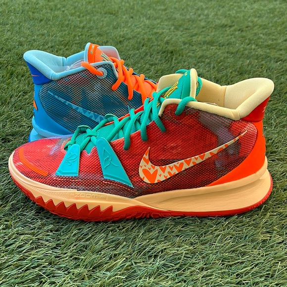 Nike Kyrie 7 - Picture 1 of 7